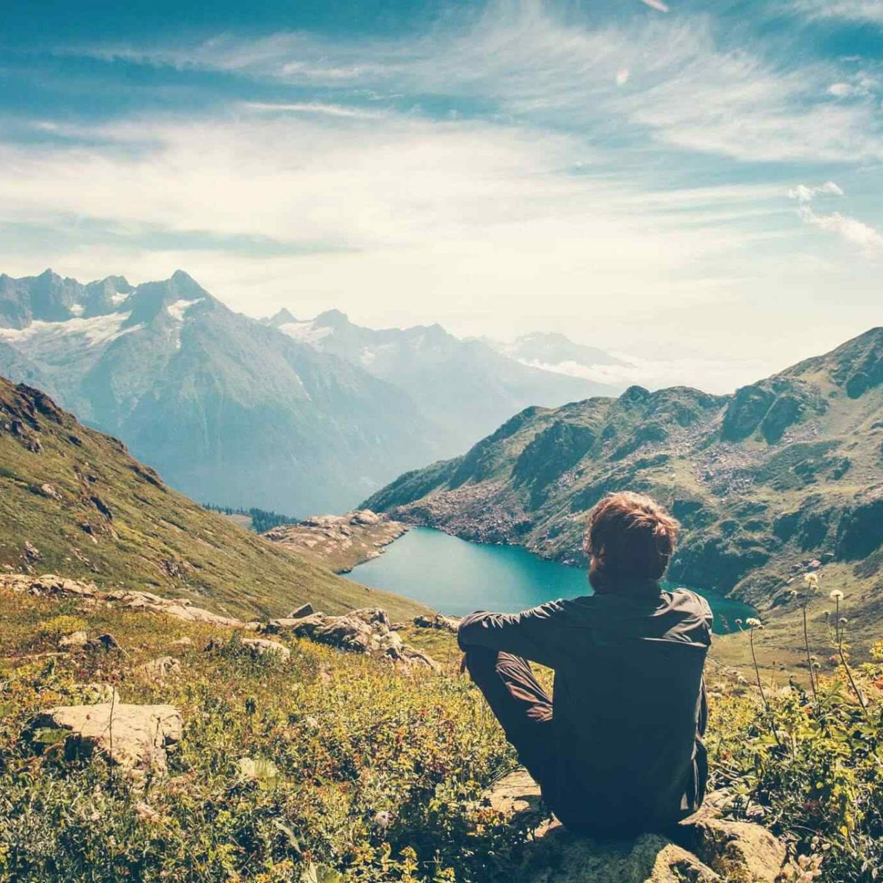 https://newhorizon-travel.com/wp-content/uploads/2018/09/img-faq-01-1280x1280.jpg