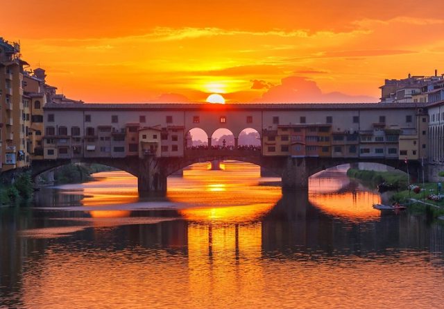 Ponte Vecchio – Cây Cầu Đá Cổ Nhất Châu Âu