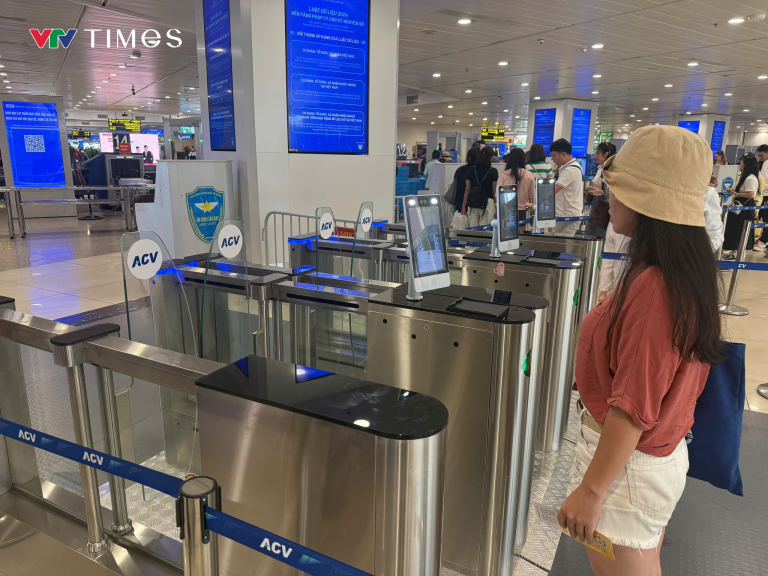 https://newhorizon-travel.com/wp-content/uploads/2025/09/checkin-khuon-mat-768x576.png